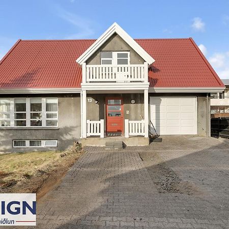 Large apartment close to the centre Reikiavik Exterior foto