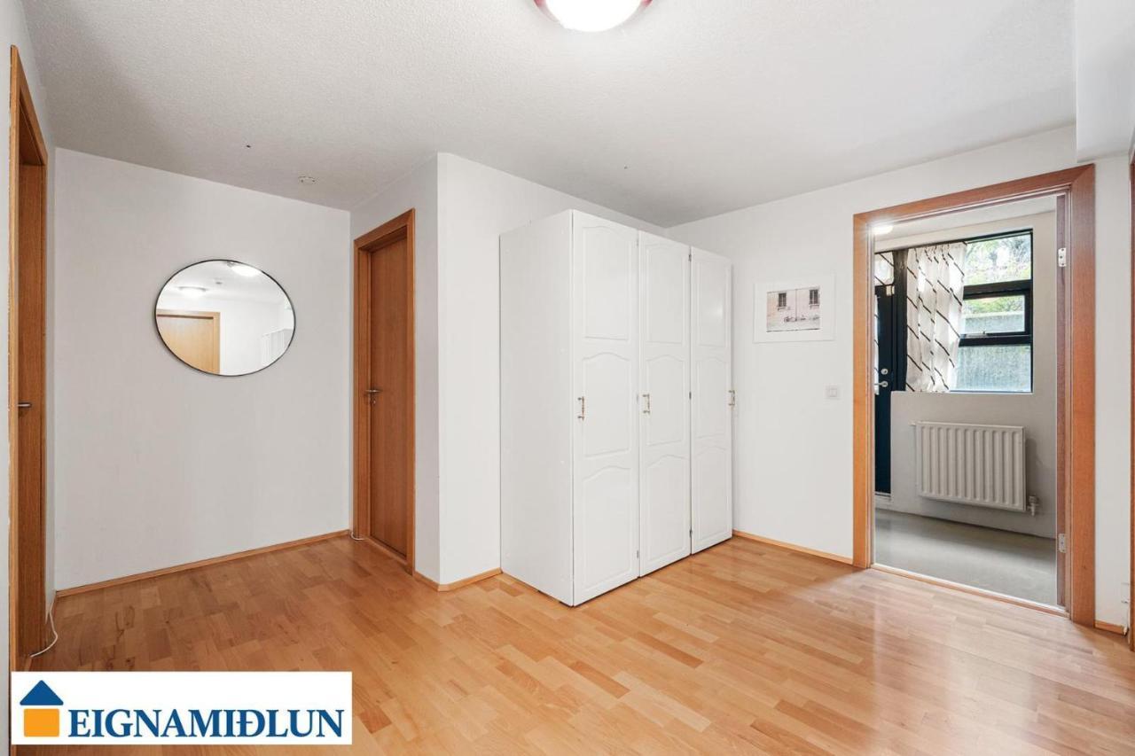 Large apartment close to the centre Reikiavik Exterior foto